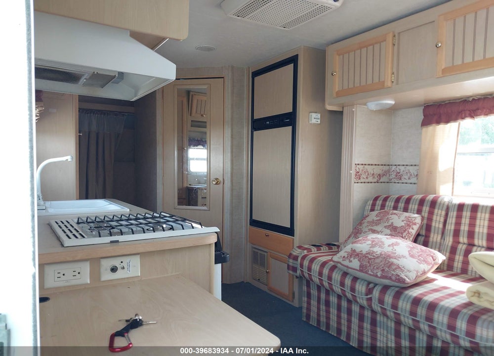 2005 JAYCO JAY FEATHER TRAVEL TRAILER VIN: 1UJBJ02K651JB0861
