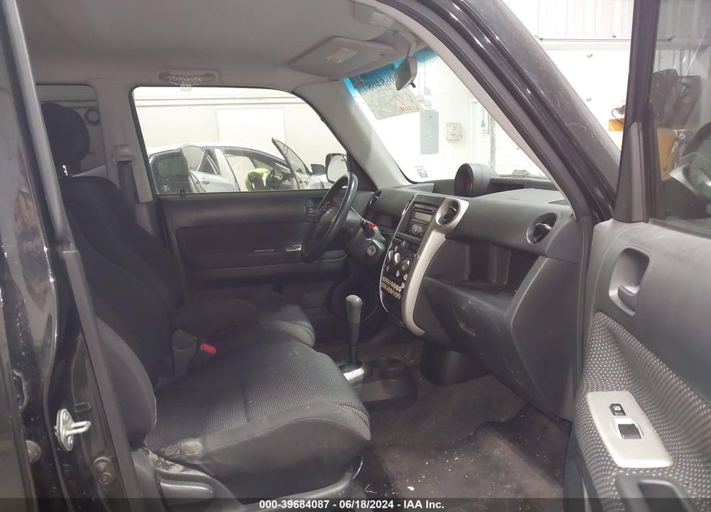 2006 SCION XB VIN: JTLKT324464051492