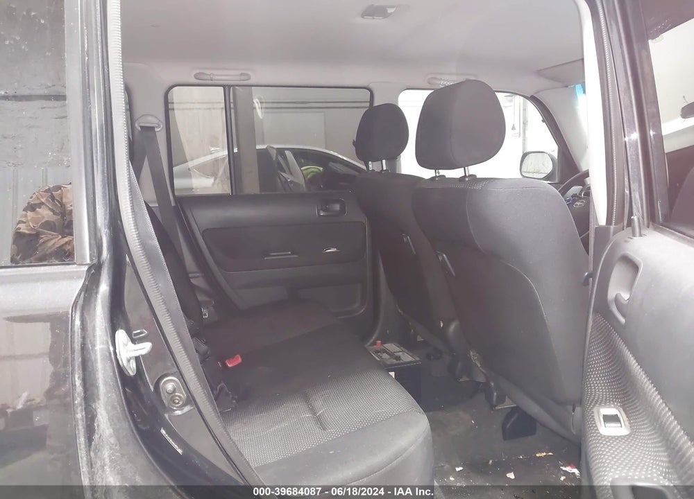 2006 SCION XB VIN: JTLKT324464051492