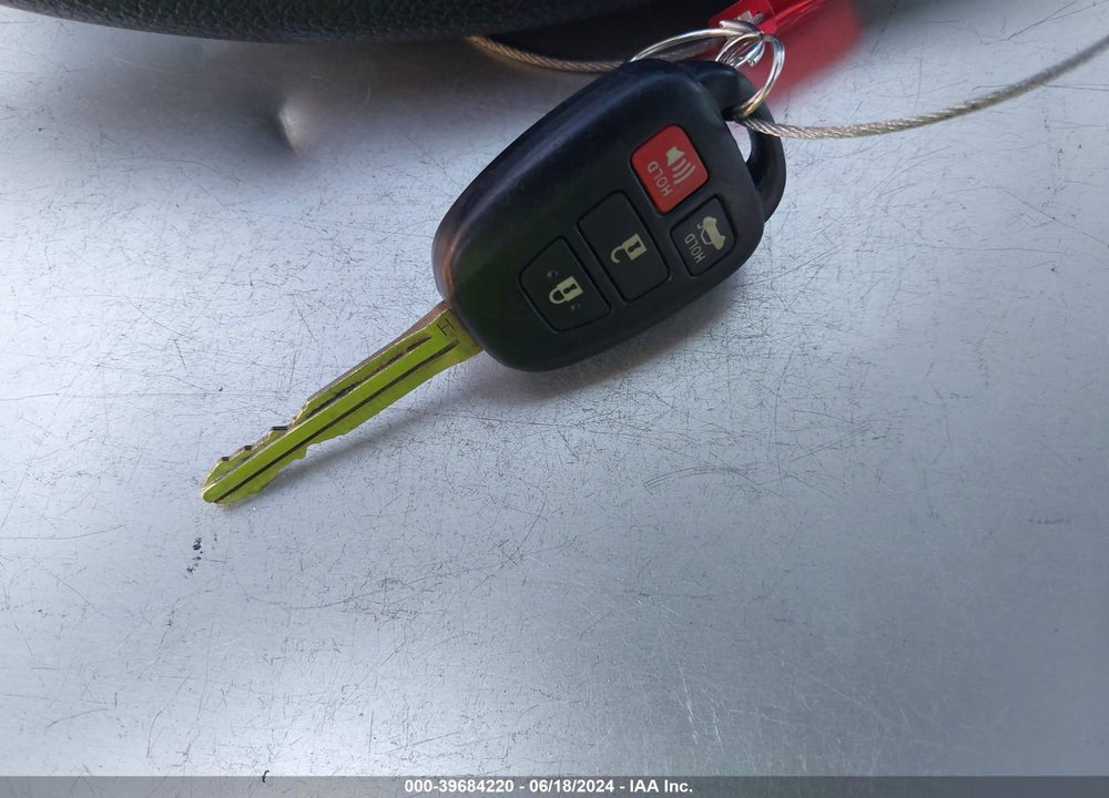 2019 TOYOTA COROLLA LE VIN: 5YFBURHE5KP913167
