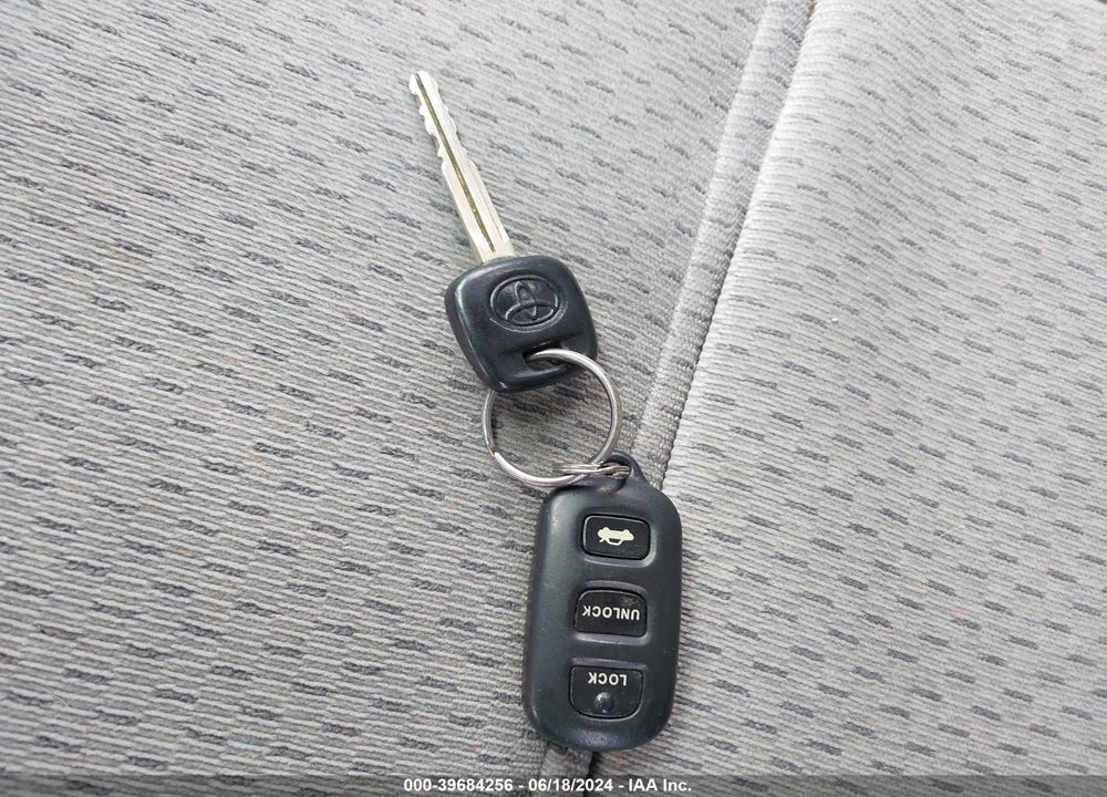 2003 TOYOTA CAMRY LE VIN: JTDBE32K930170159