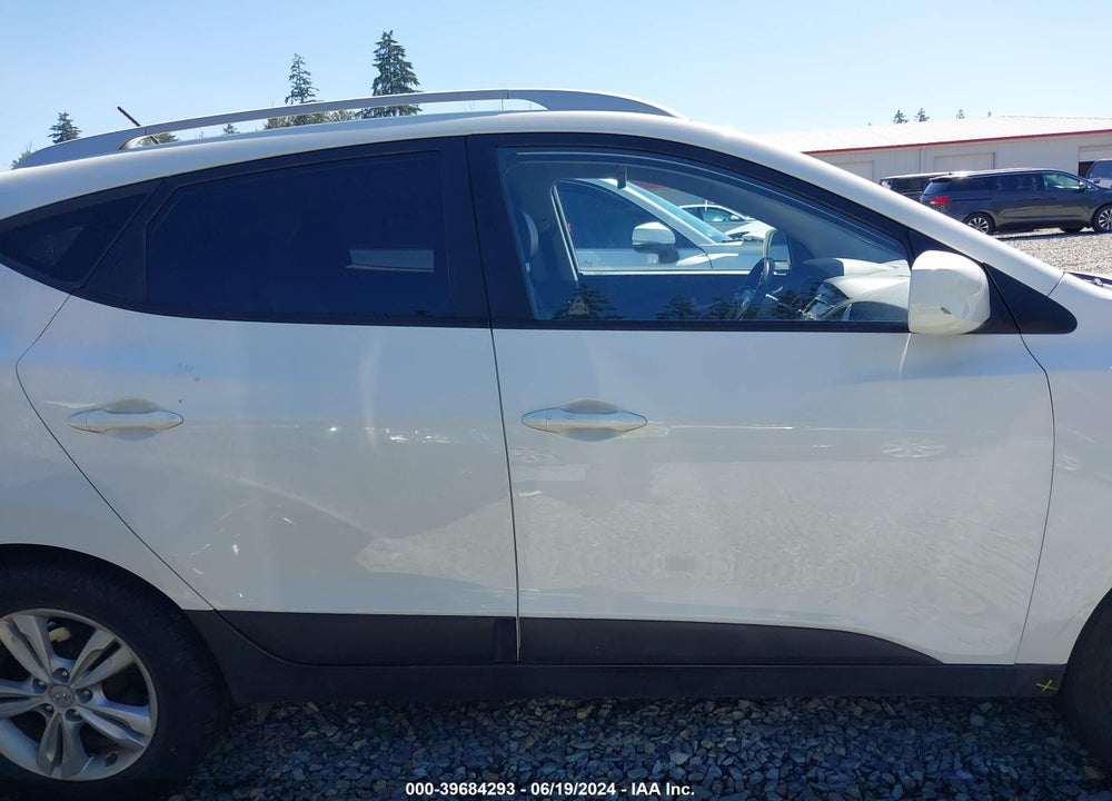 2011 HYUNDAI TUCSON GLS VIN: KM8JUCAC4BU316107