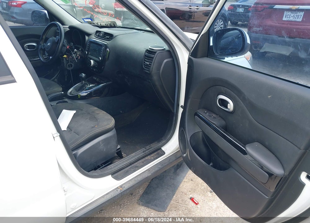 2015 KIA SOUL VIN: KNDJP3A58F7158579