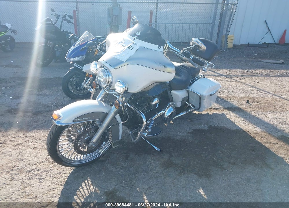 2009 HARLEY-DAVIDSON FLHTCU VIN: 1HD1FC4119Y648225