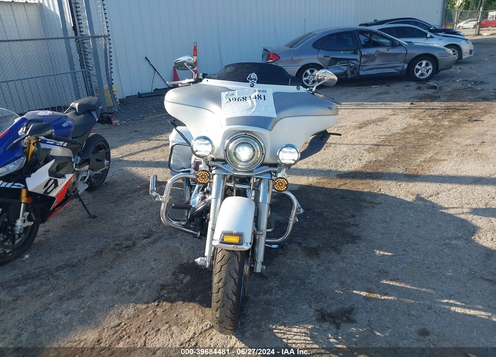 2009 HARLEY-DAVIDSON FLHTCU VIN: 1HD1FC4119Y648225