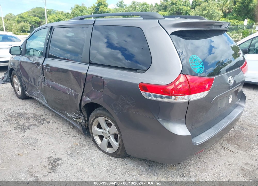 2014 TOYOTA SIENNA LE V6 8 PASSENGER VIN: 5TDKK3DC5ES418079
