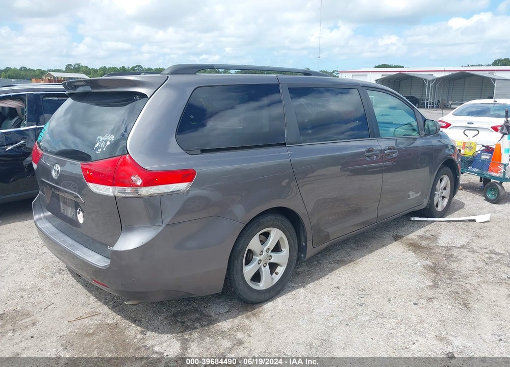 2014 TOYOTA SIENNA LE V6 8 PASSENGER VIN: 5TDKK3DC5ES418079