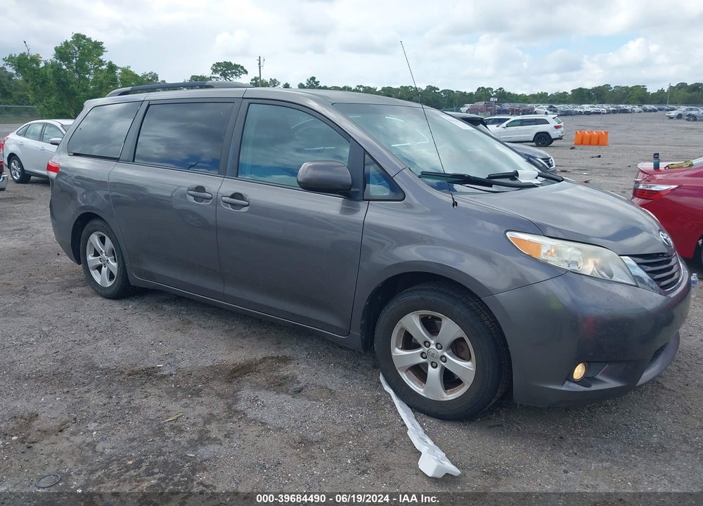 2014 TOYOTA SIENNA LE V6 8 PASSENGER VIN: 5TDKK3DC5ES418079