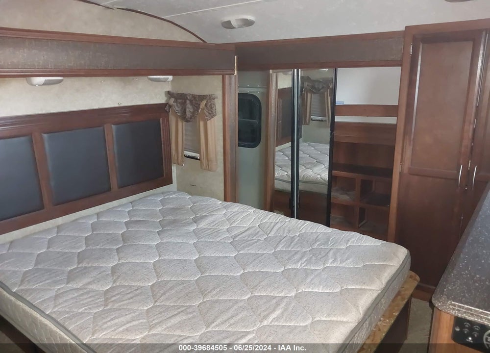 2014 FOREST RIVER CRUSADER VIN: 5ZT3CSYB1EG114883