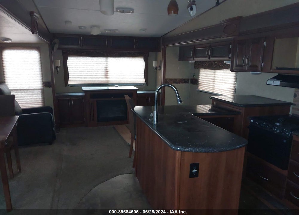 2014 FOREST RIVER CRUSADER VIN: 5ZT3CSYB1EG114883