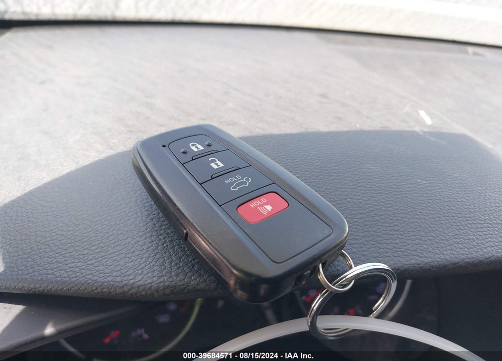 2021 TOYOTA RAV4 XLE VIN: 2T3W1RFV4MW174900
