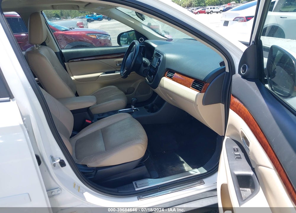 2014 MITSUBISHI OUTLANDER SE VIN: JA4AD3A33EZ011011