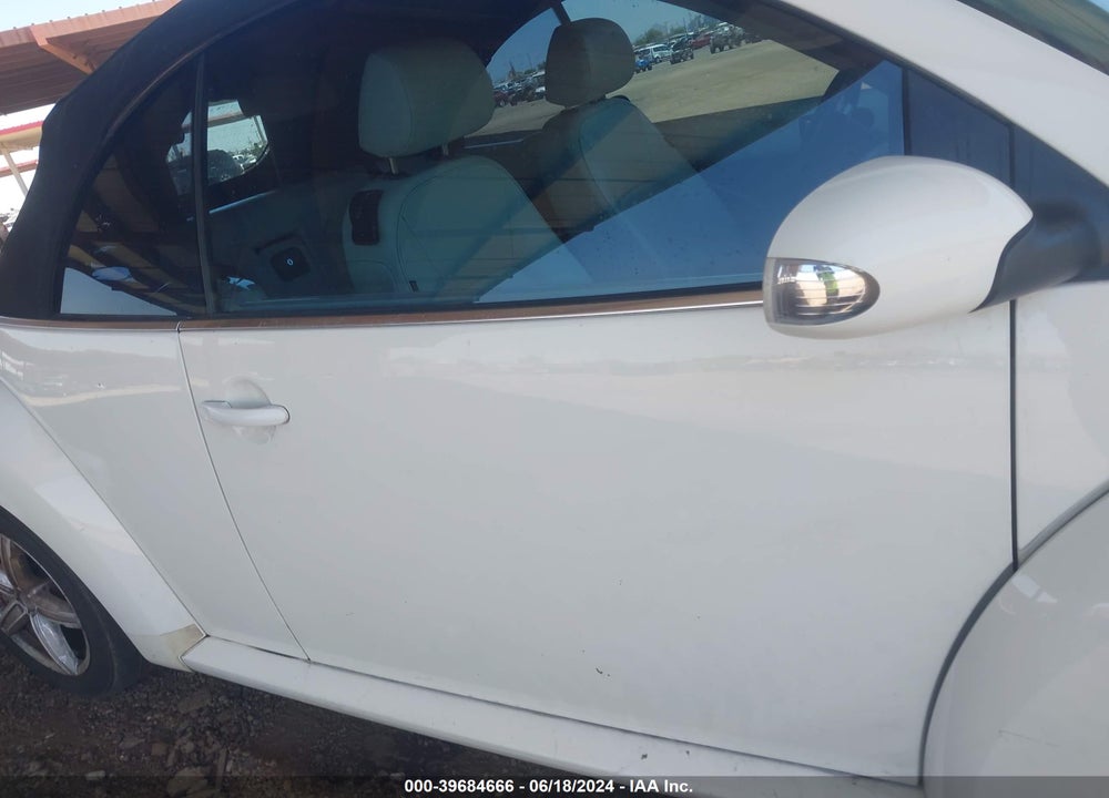 2007 VOLKSWAGEN NEW BEETLE TRIPLE WHITE VIN: 3VWFG31YX7M415682