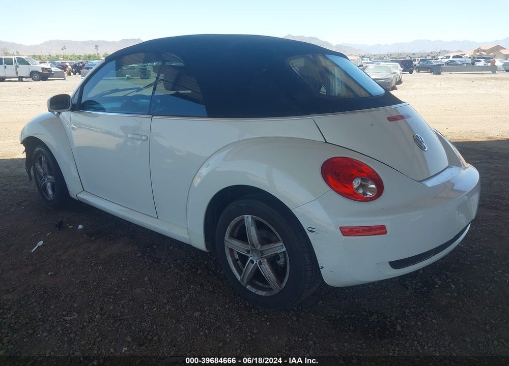 2007 VOLKSWAGEN NEW BEETLE TRIPLE WHITE VIN: 3VWFG31YX7M415682