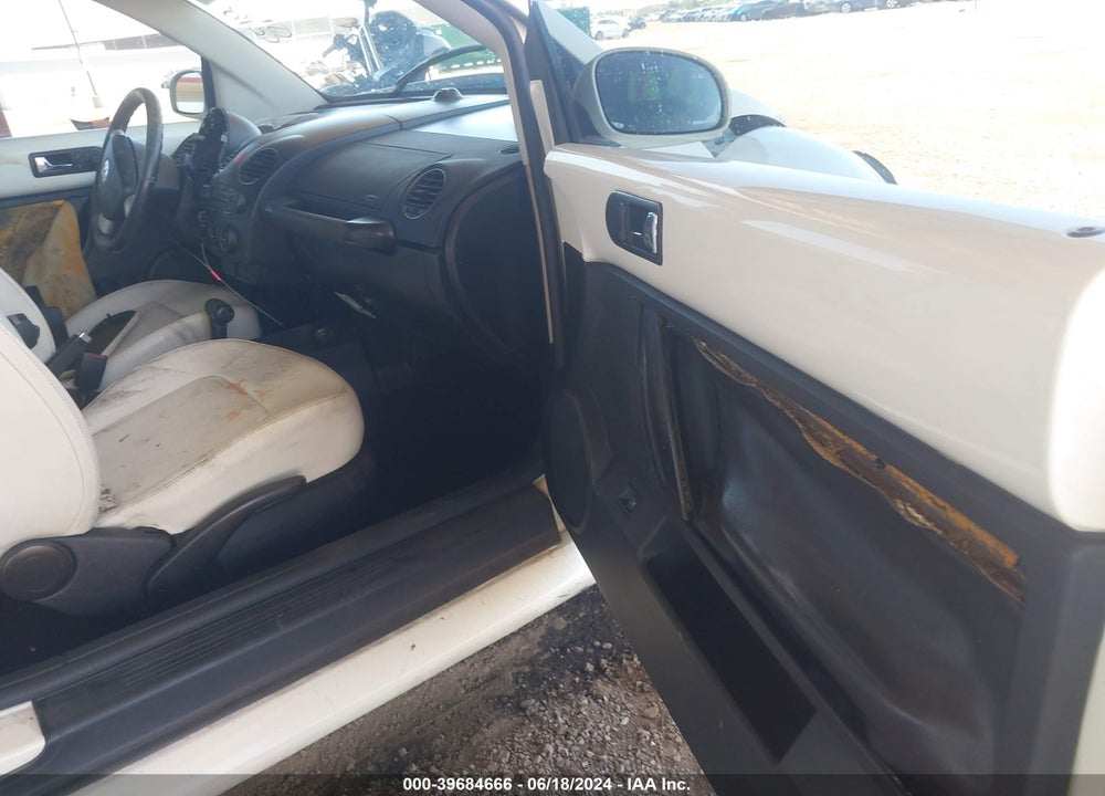 2007 VOLKSWAGEN NEW BEETLE TRIPLE WHITE VIN: 3VWFG31YX7M415682