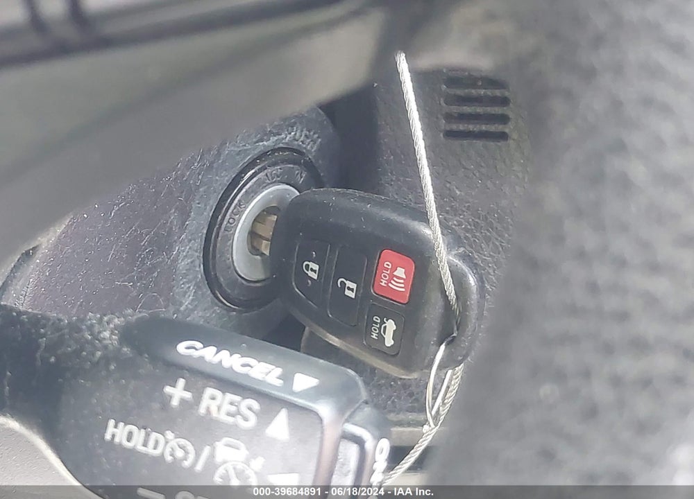 2019 TOYOTA COROLLA LE VIN: 2T1BURHE9KC234888