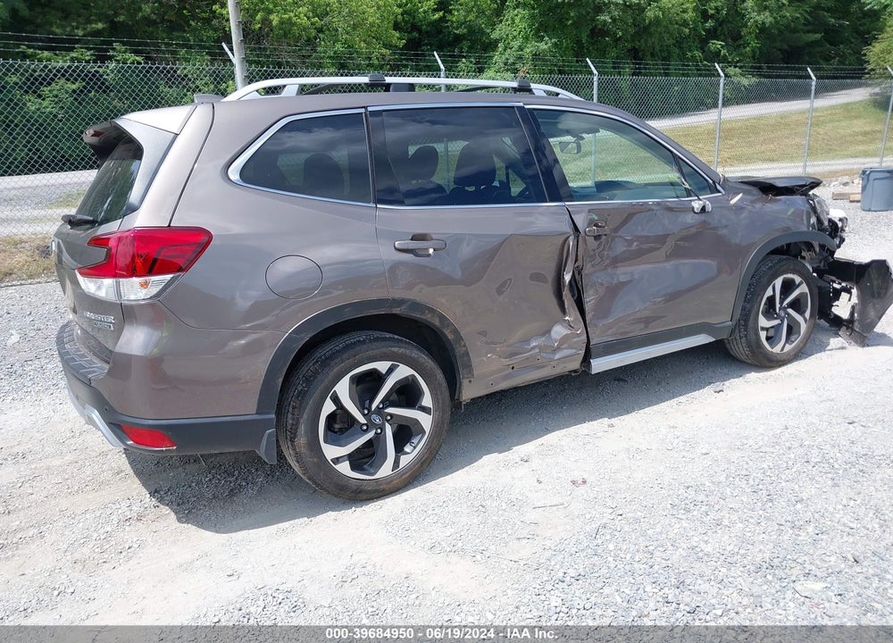2022 SUBARU FORESTER TOURING VIN: JF2SKARC5NH493013