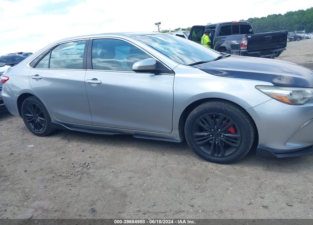 2015 TOYOTA CAMRY SE VIN: 4T1BF1FK8FU076715