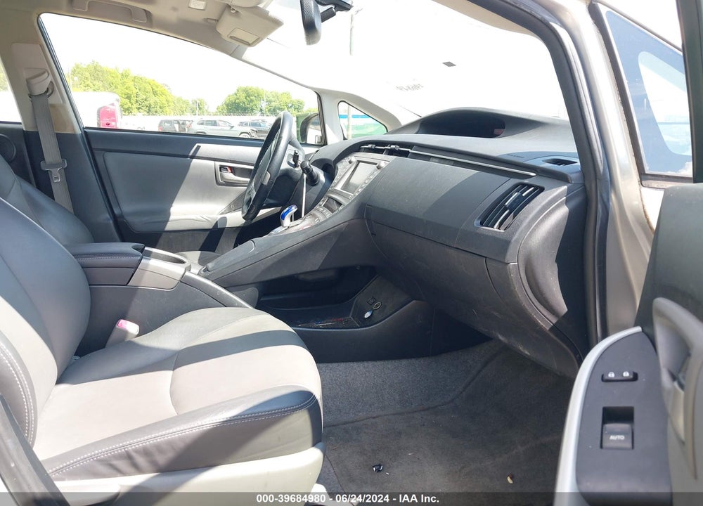 2013 TOYOTA PRIUS FOUR VIN: JTDKN3DU6D5695683