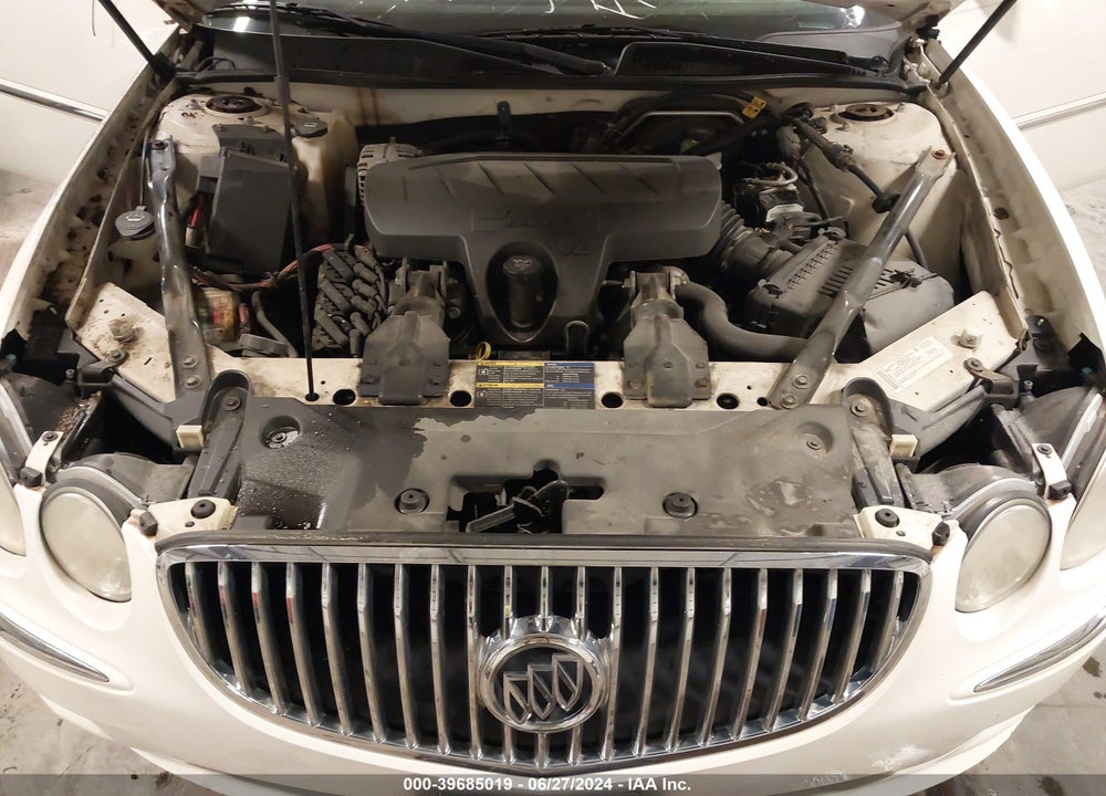 2008 BUICK LACROSSE VIN: 2G4WC582681161968