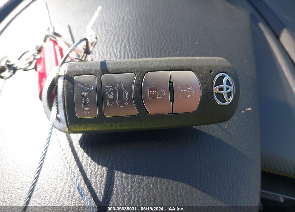 2019 TOYOTA YARIS LE VIN: 3MYDLBYV5KY502582