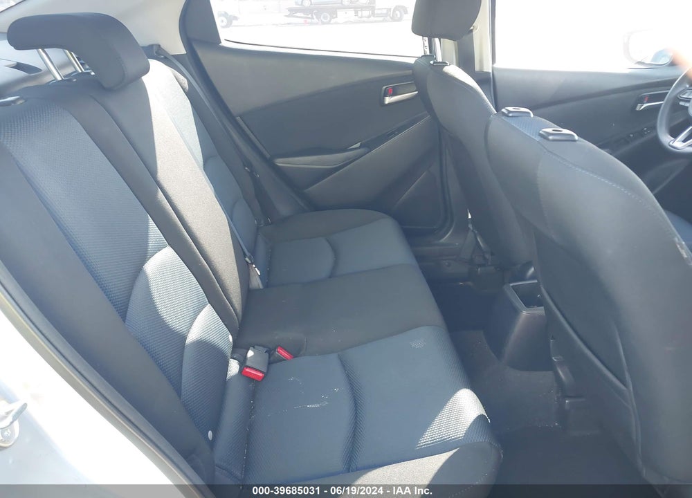 2019 TOYOTA YARIS LE VIN: 3MYDLBYV5KY502582