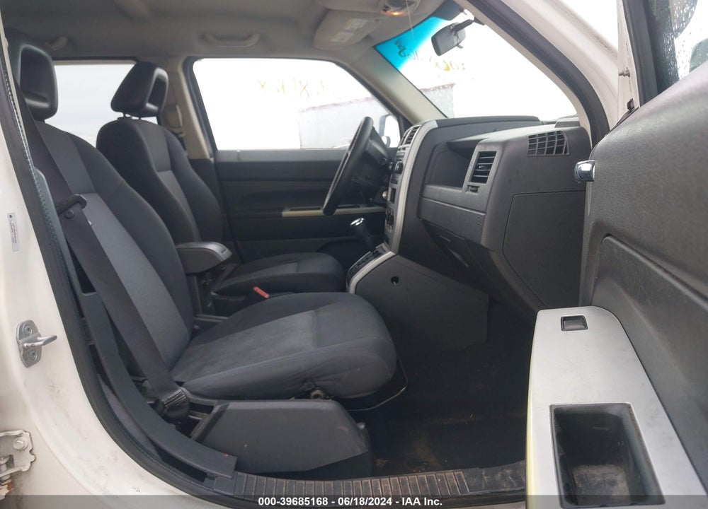 2008 JEEP PATRIOT SPORT VIN: 1J8FT28W28D572903