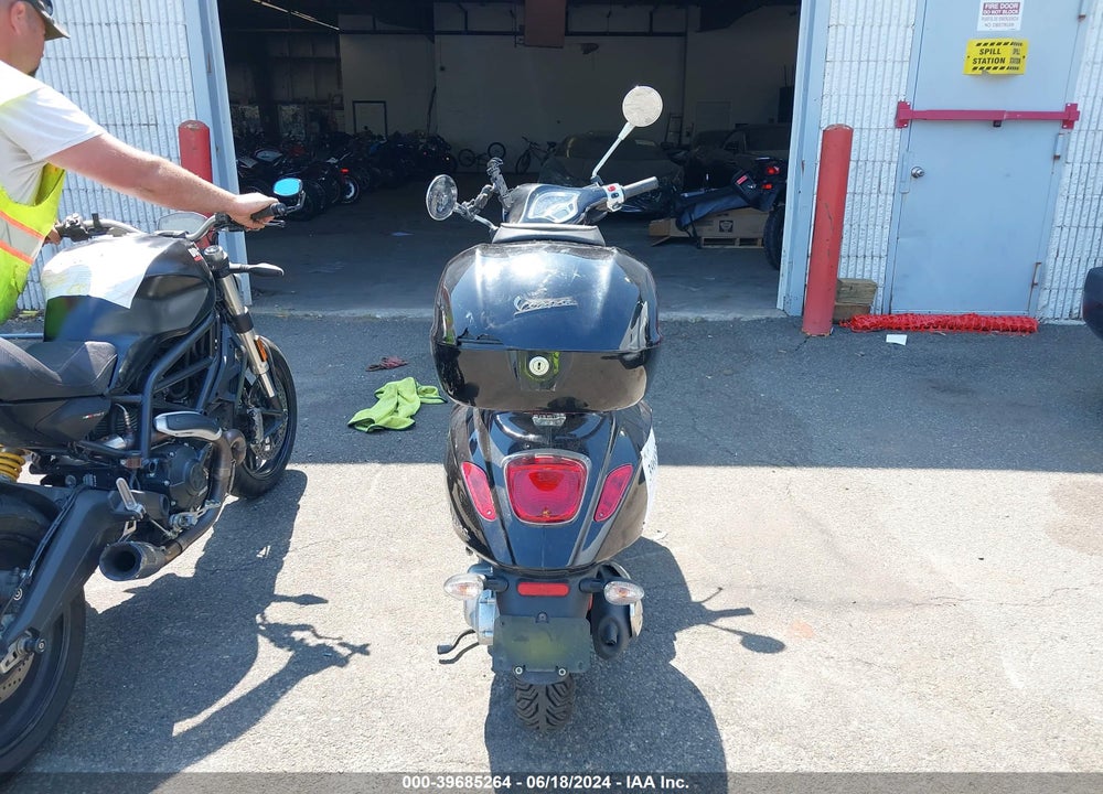 2022 VESPA PRIMAVERA/SPRINT 50 VIN: ZAPCA06B0N5104709