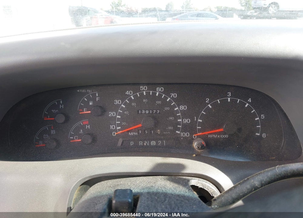 2001 FORD SUPER DUTY F-350 SRW VIN: 1FTSX30L11EC92570
