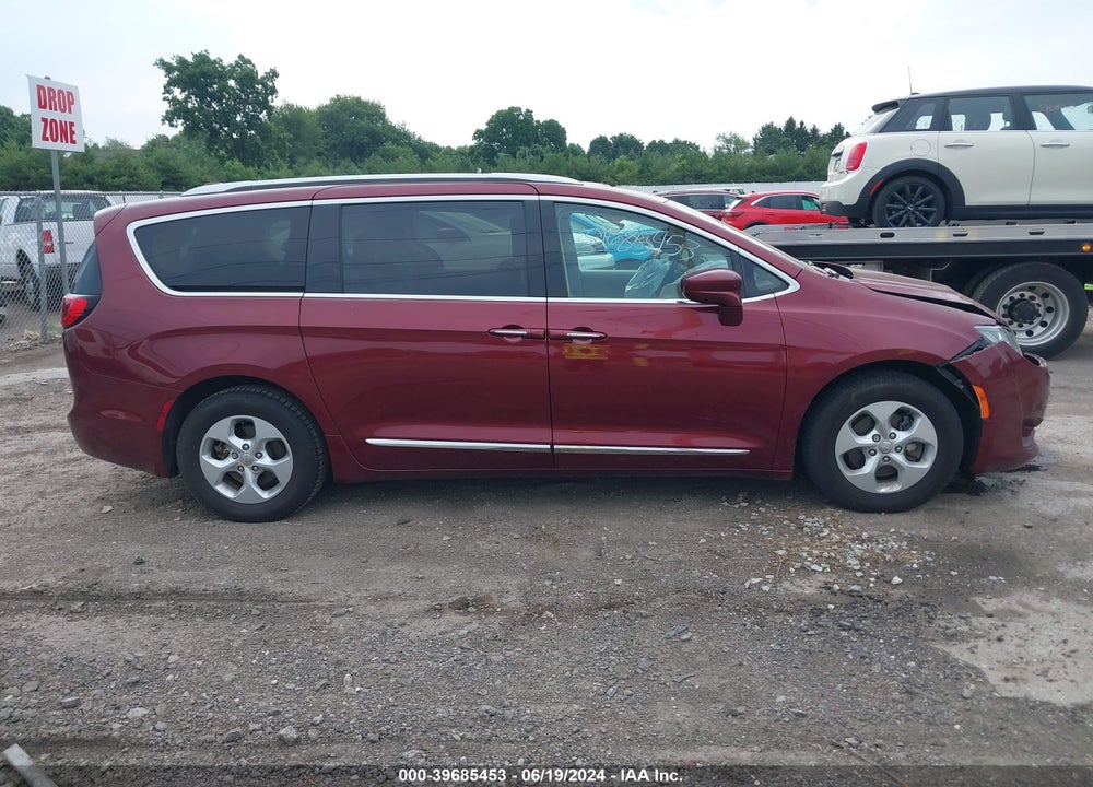 2017 CHRYSLER PACIFICA TOURING L PLUS VIN: 2C4RC1EG4HR840231