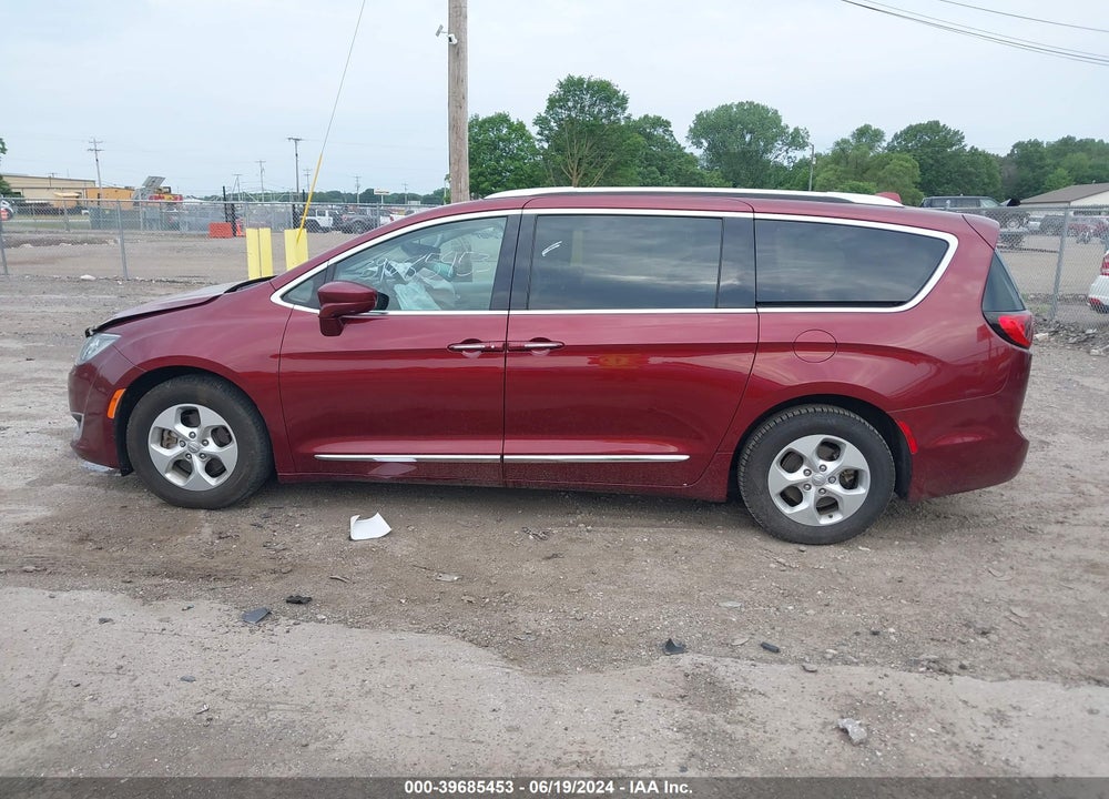 2017 CHRYSLER PACIFICA TOURING L PLUS VIN: 2C4RC1EG4HR840231