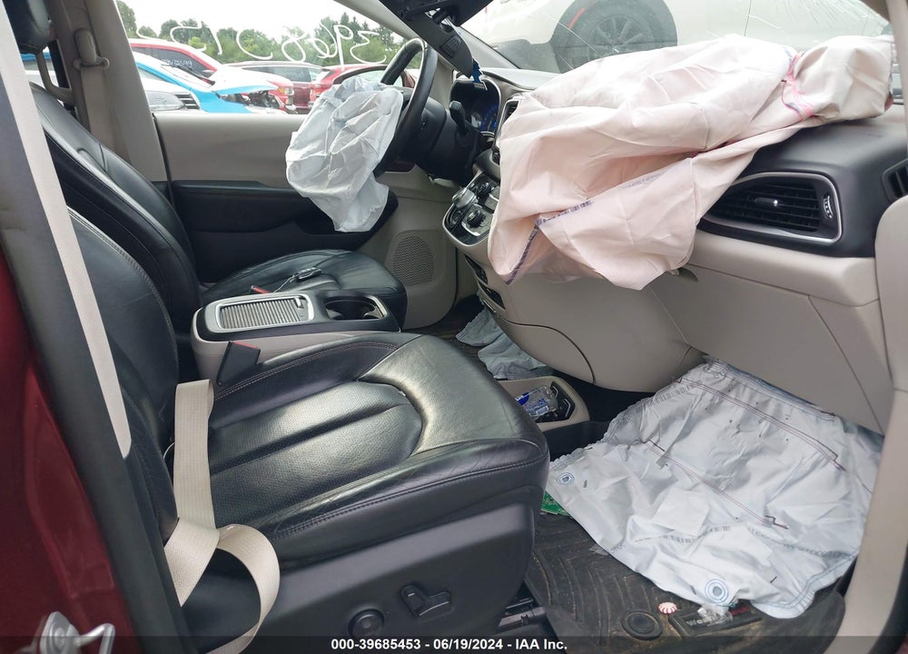 2017 CHRYSLER PACIFICA TOURING L PLUS VIN: 2C4RC1EG4HR840231