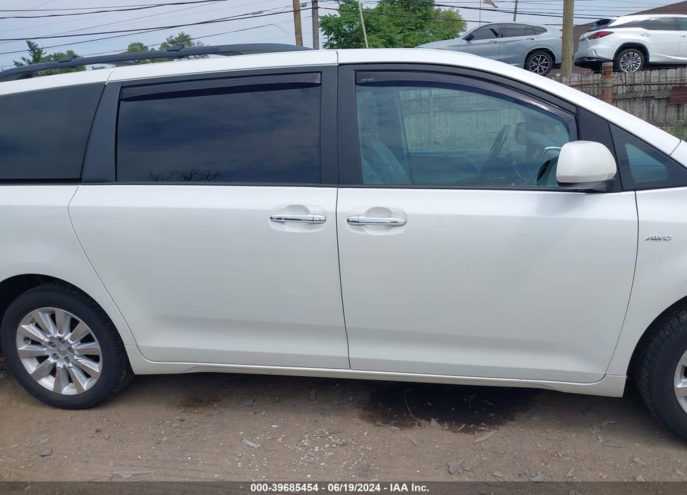 2016 TOYOTA SIENNA XLE PREMIUM 7 PASSENGER VIN: 5TDDK3DC7GS133329
