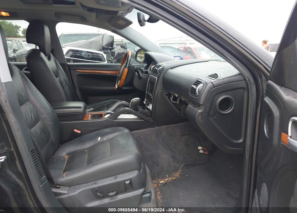 2005 PORSCHE CAYENNE S VIN: WP1AB29P15LA62957