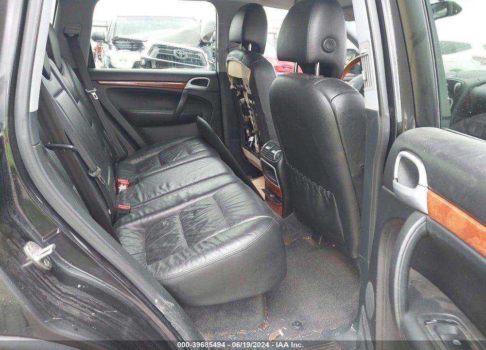 2005 PORSCHE CAYENNE S VIN: WP1AB29P15LA62957