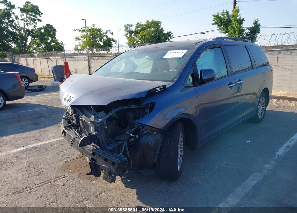 2016 TOYOTA SIENNA XLE 8 PASSENGER VIN: 5TDYK3DC4GS731833