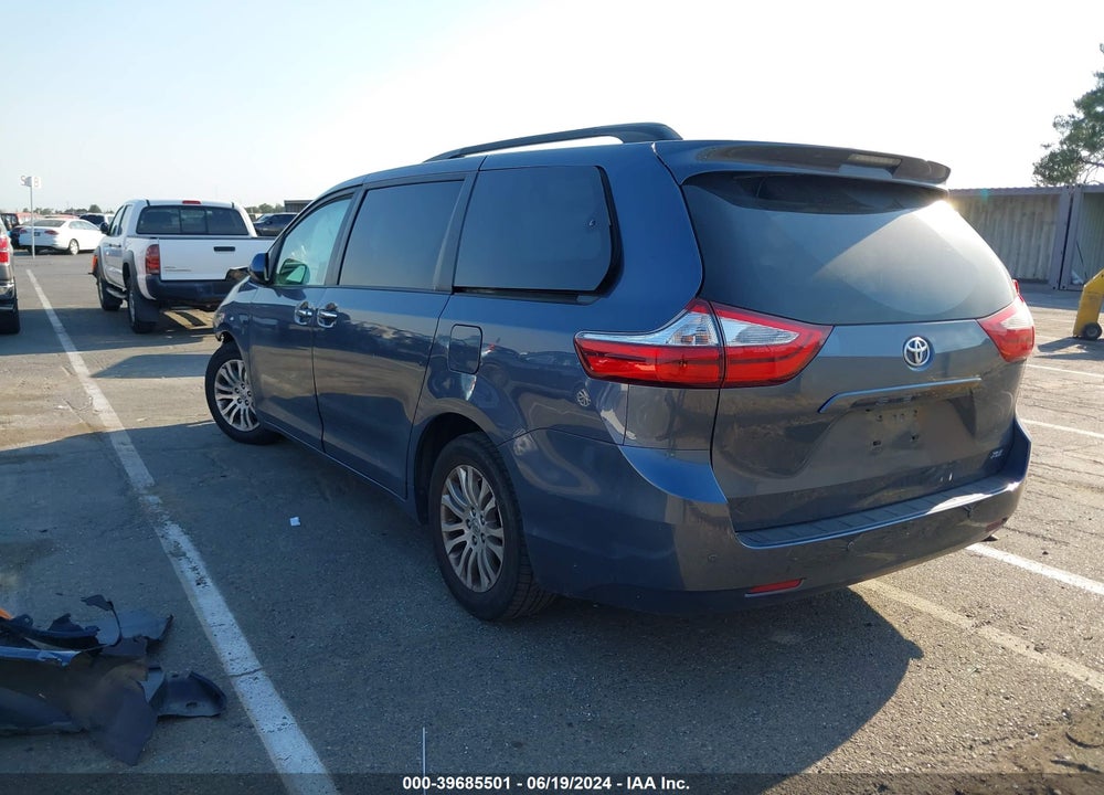 2016 TOYOTA SIENNA XLE 8 PASSENGER VIN: 5TDYK3DC4GS731833