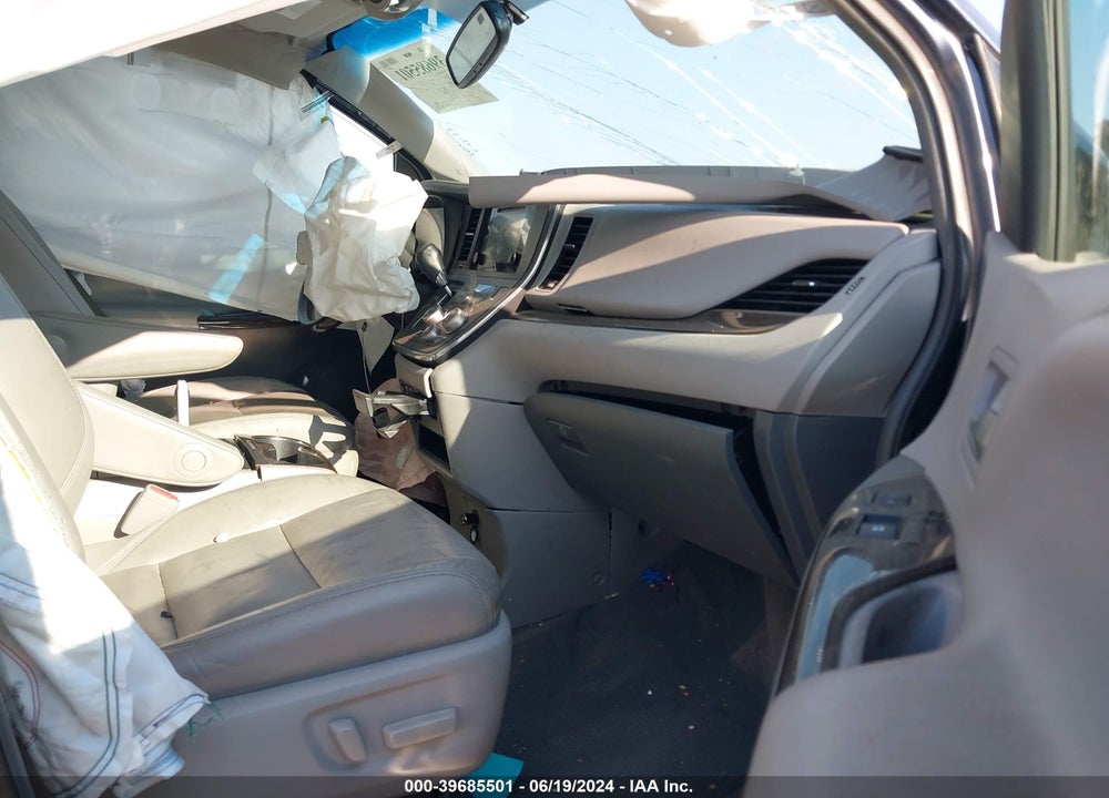2016 TOYOTA SIENNA XLE 8 PASSENGER VIN: 5TDYK3DC4GS731833