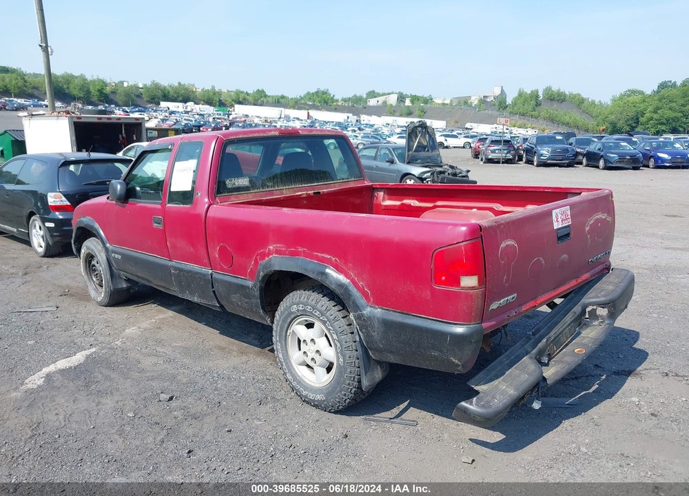 2003 CHEVROLET S-10 LS VIN: 1GCDT19X938191941