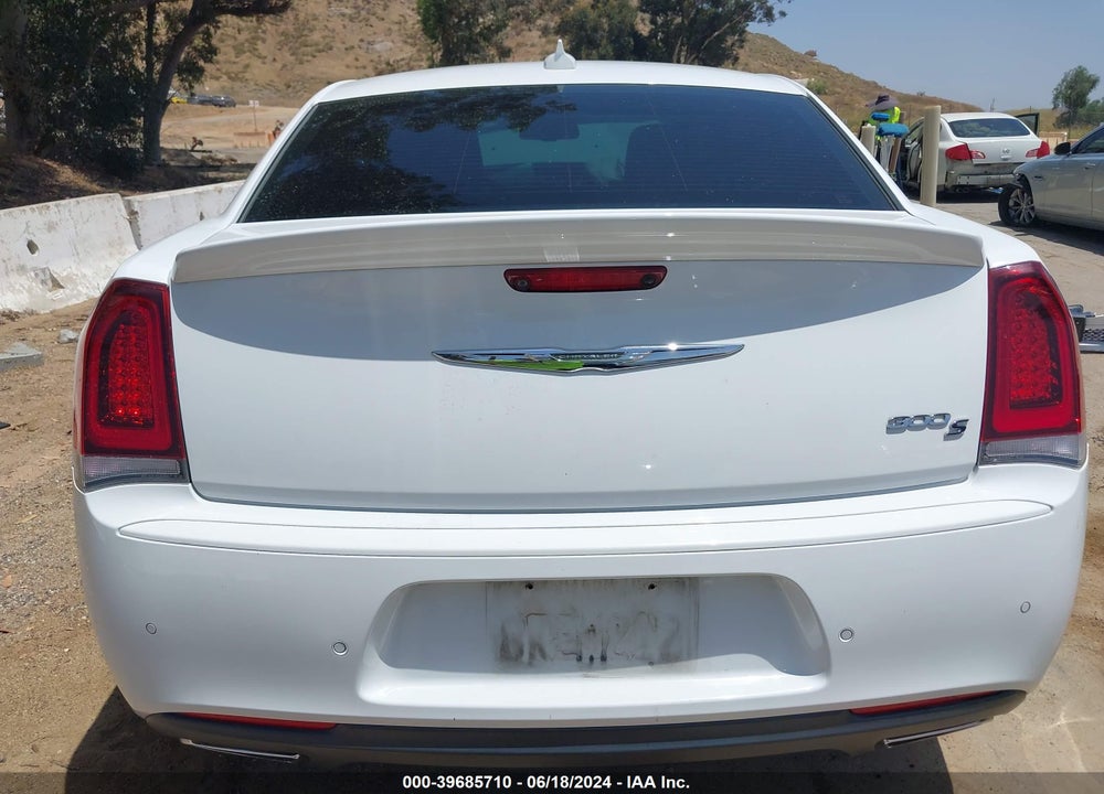 2018 CHRYSLER 300 300S VIN: 2C3CCABG7JH240085