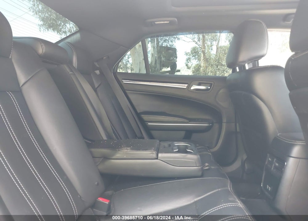 2018 CHRYSLER 300 300S VIN: 2C3CCABG7JH240085