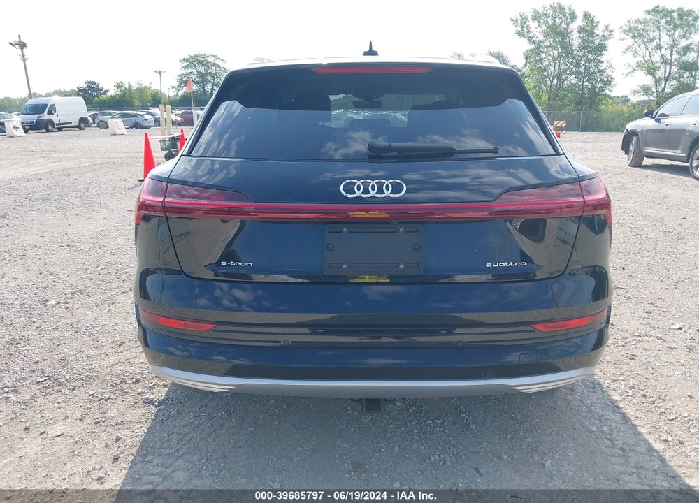 2021 AUDI E-TRON PREMIUM PLUS QUATTRO VIN: WA1LAAGE6MB011400
