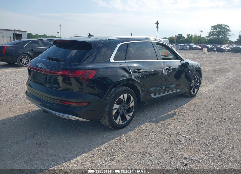 2021 AUDI E-TRON PREMIUM PLUS QUATTRO VIN: WA1LAAGE6MB011400