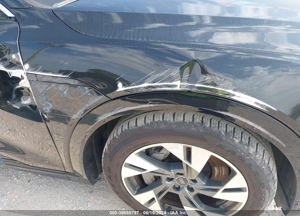 2021 AUDI E-TRON PREMIUM PLUS QUATTRO VIN: WA1LAAGE6MB011400