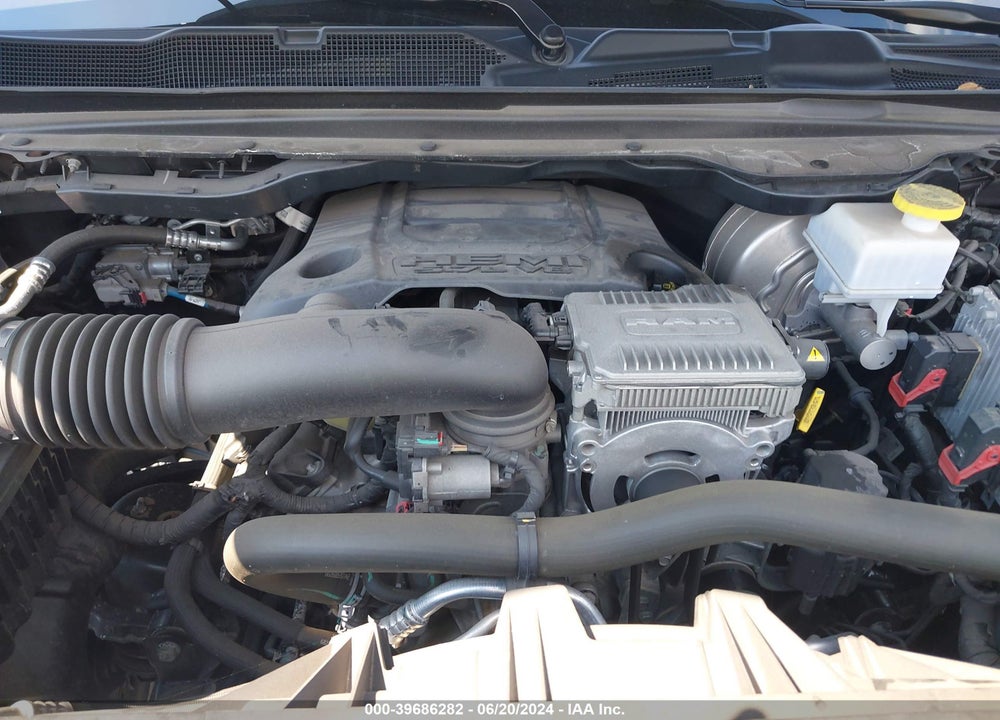 2021 RAM 1500 LAIE  4X4 5'7 BOX VIN: 1C6SRFJTXMN735420