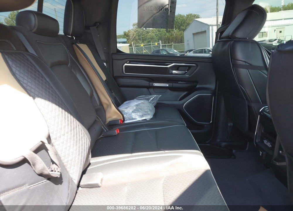 2021 RAM 1500 LAIE  4X4 5'7 BOX VIN: 1C6SRFJTXMN735420