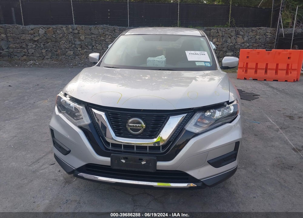 2018 NISSAN ROGUE VIN: JN8AT2MV2JW314569