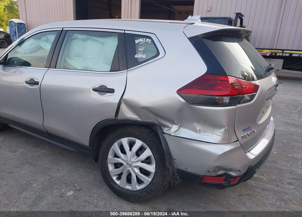 2018 NISSAN ROGUE VIN: JN8AT2MV2JW314569