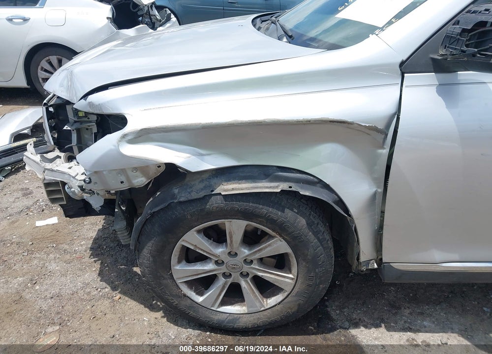 2013 TOYOTA HIGHLANDER SE V6 VIN: 5TDBK3EH2DS273401