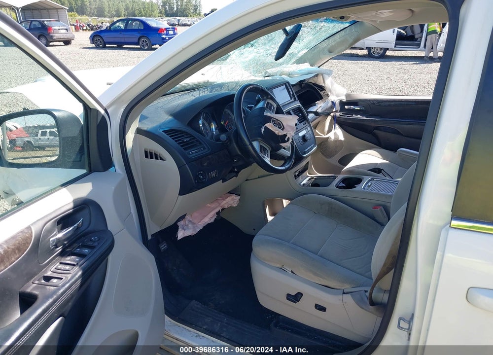 2011 DODGE GRAND CARAVAN CREW VIN: 2D4RN5DG2BR755448